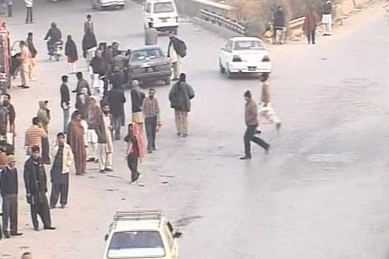 Irked people clash with cops on CNG crisis