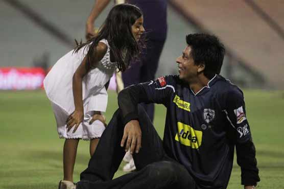 SRK injures rib during soccer game