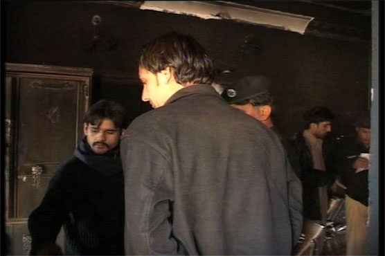 Lahore: Man, minor killed as house catches fire