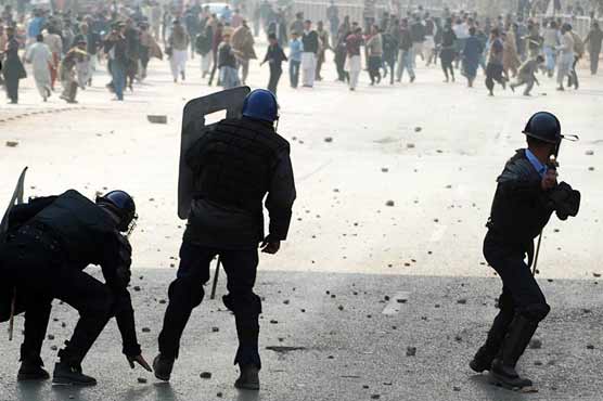 Violent gas protests enter second day 