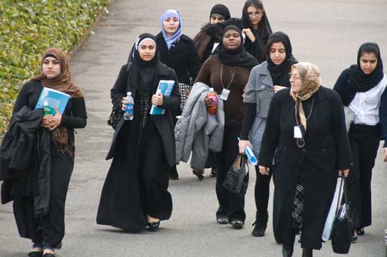 Muslim veil sit-in ends at Tunisian university 
