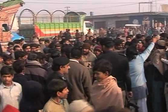 Faisalabad: Citizens protest against gas-cuts