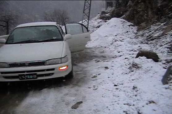 Erratic weather: Rain, snowfall add to chill