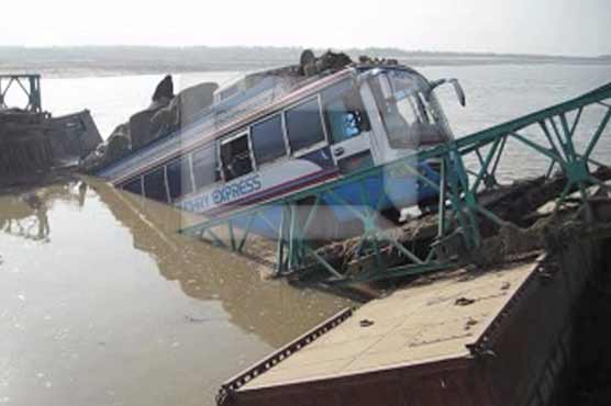 Rajanpur: Three killed as bus falls into river