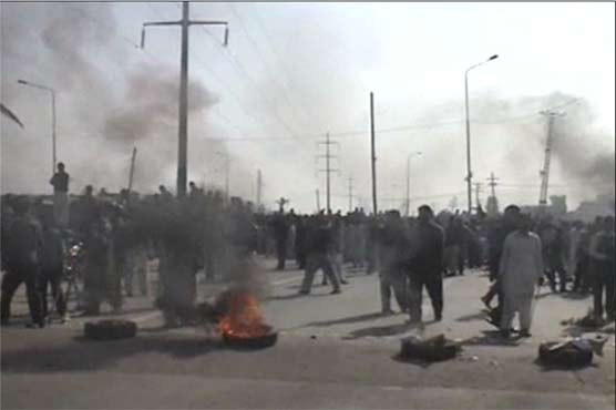 Kasur: Merchants strike against power loadshedding