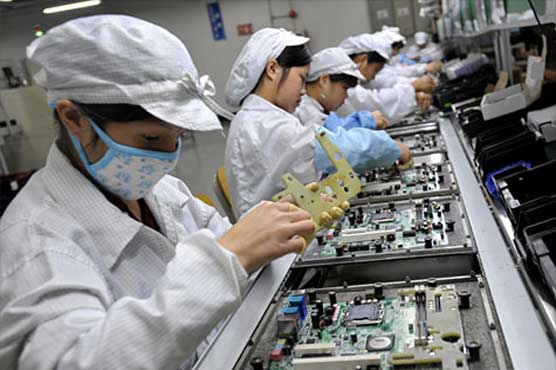 Chinese workers threaten suicide in labour tiff