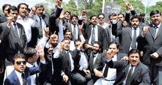  Karachi: Lawyers boycott court proceedings