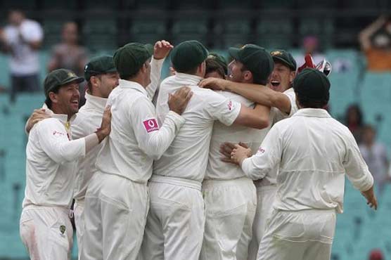 Australia edges India closer to another defeat