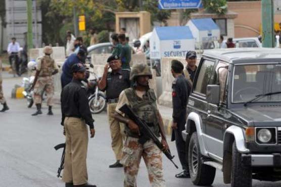 Peshawar: 2 kidnappers, 1 cop killed in encounter