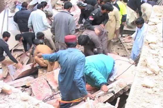 Jacobabad building collapse kills 2, injures 10 