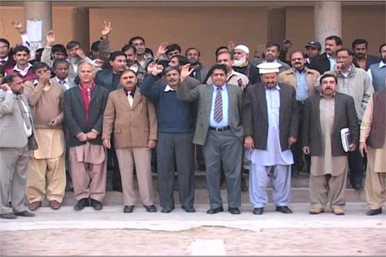 Multan: Professors boycott enters 8th day