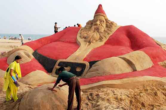 Artistes tell importance of voting through sand art 