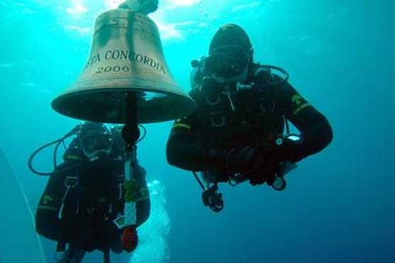 Hundreds of US flights canceled due to heavy snow