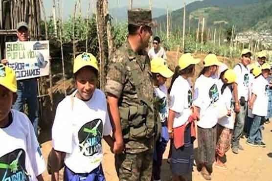 Guatemala: Thousands form human chain to protest violence