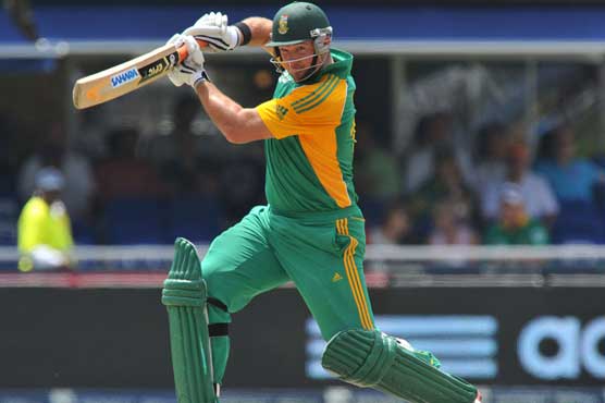 Villiers, Smith tons take Proteas total to 312