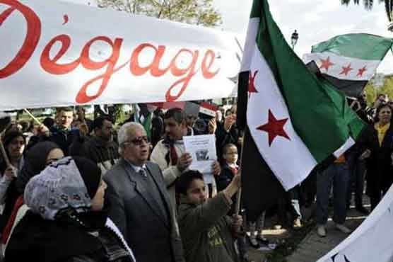 Saudi pulls out observers as Arabs set to extend Syria mission