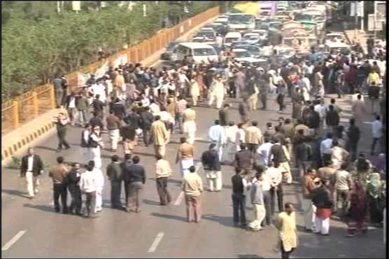  NADRA workers halt working in protest across Sindh