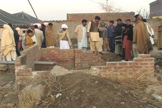 Gujranwala: 2 children die as well roof collapses