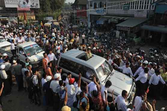 Myanmar's Suu Kyi makes first campaign tour