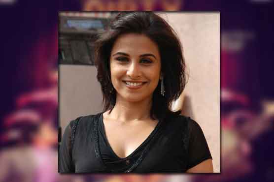 Bollywood celebs visit screenings in burqa