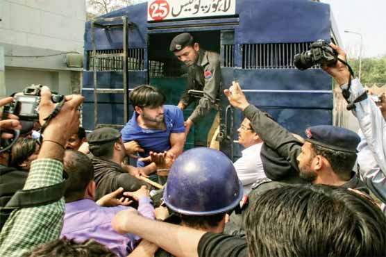 Striking doctors put under house arrest for a month