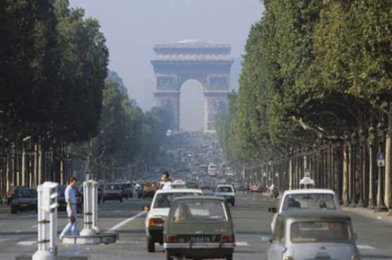 France imposes tax on big businessmen, rich