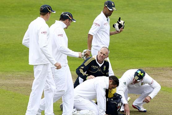 Boucher to undergo eye surgery after ball hits him