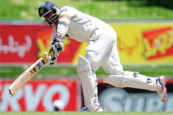 Sri Lanka on top despite Azhar heroics