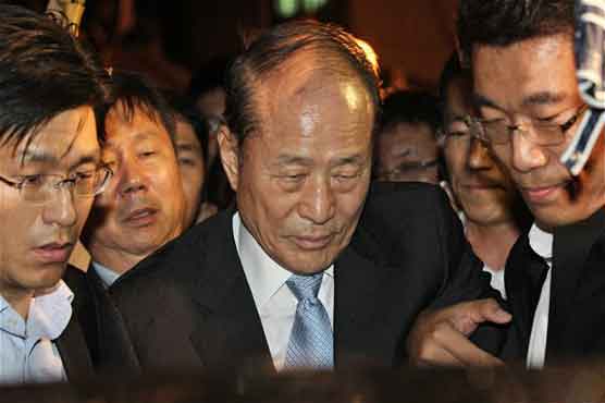 Korean Presidents brother held for graft