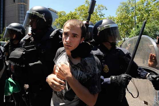 Scuffles as Spanish miners march against austerity cuts