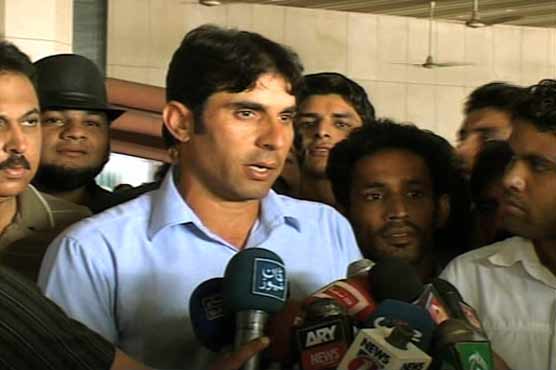 Dejected Pakistani players return home