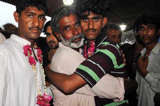 18 fishermen released by India reach Karachi