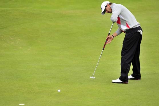 Golf: Great Scott grabs lead at British Open
