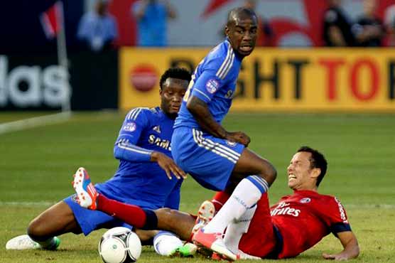 Rousing welcome for Terry at Yankee Stadium 