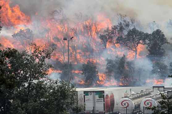 Wildfire kills three in Spain 