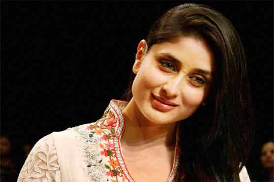 Kareena once again delays wedding date 
