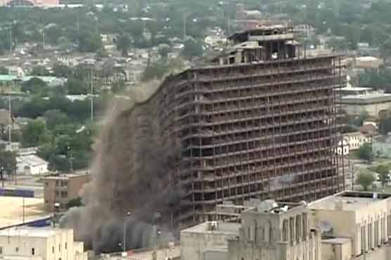 New Orleans hotel demolished in ten seconds