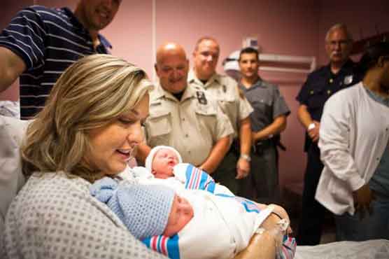Mother delivers twins on two highways