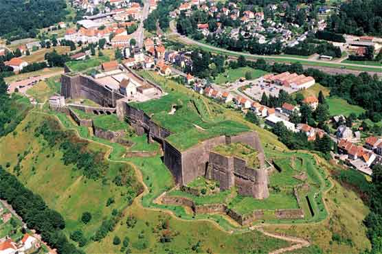 Knights rob French medieval festival