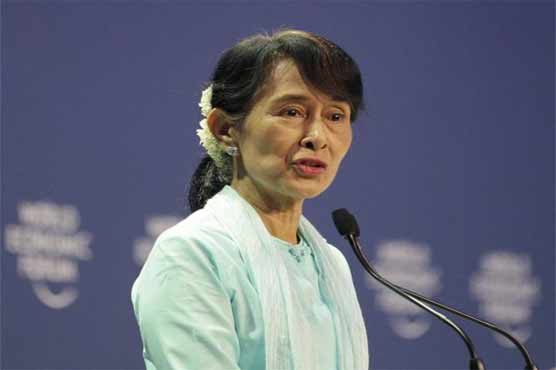  Suu Kyi gets ovation at first international speech