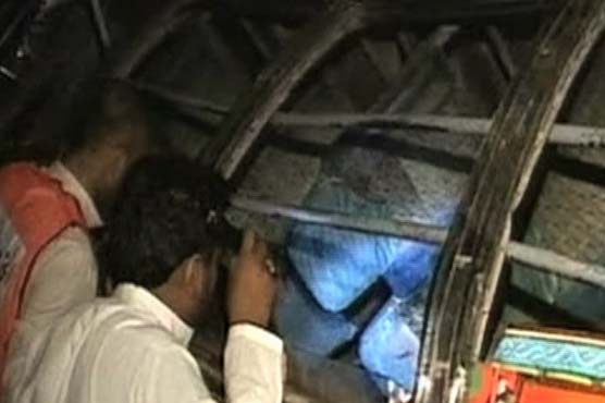 30 killed as bus falls into ravine in Kahuta
