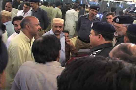 Lahore: 2 kg gold looted from jeweller's shop