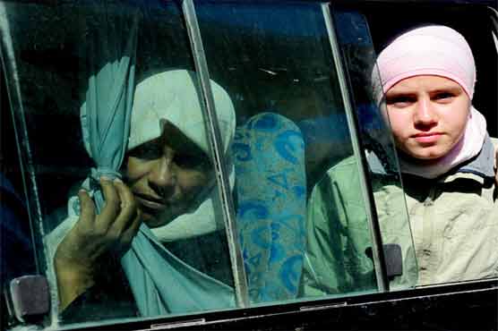 2,000 more Syrians flee to Turkey 
