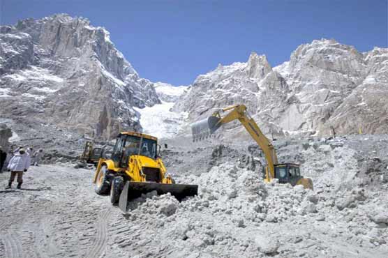 Bodies of two more martyred officers recovered from Gyari 