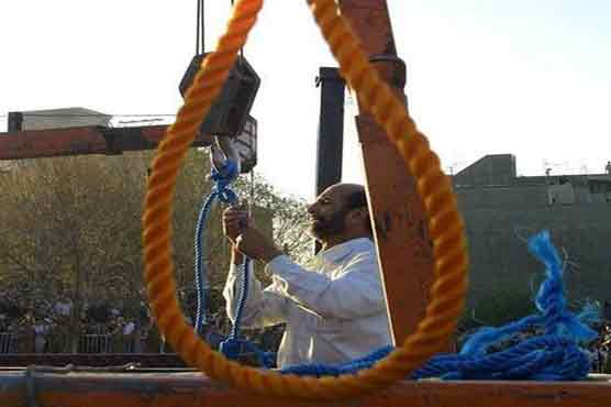 Iran publicly hangs 5 drug smugglers 