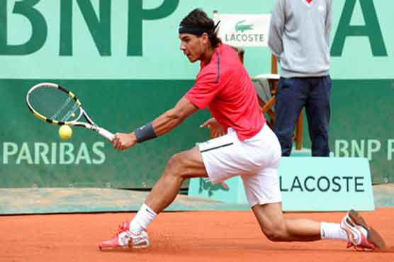 Rain stops Nadal, Djokovic in French Open final
