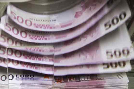 Euro weak on Asian trade