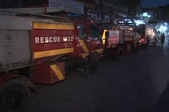 Faisalabad: Fire in paint factory kills two workers