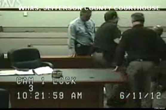 Escaping inmate ends up in courtroom full of cops