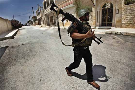 UN observers in Syria suspend activities